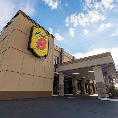 Super 8 By Wyndham Goldsboro Motel Bagian luar foto