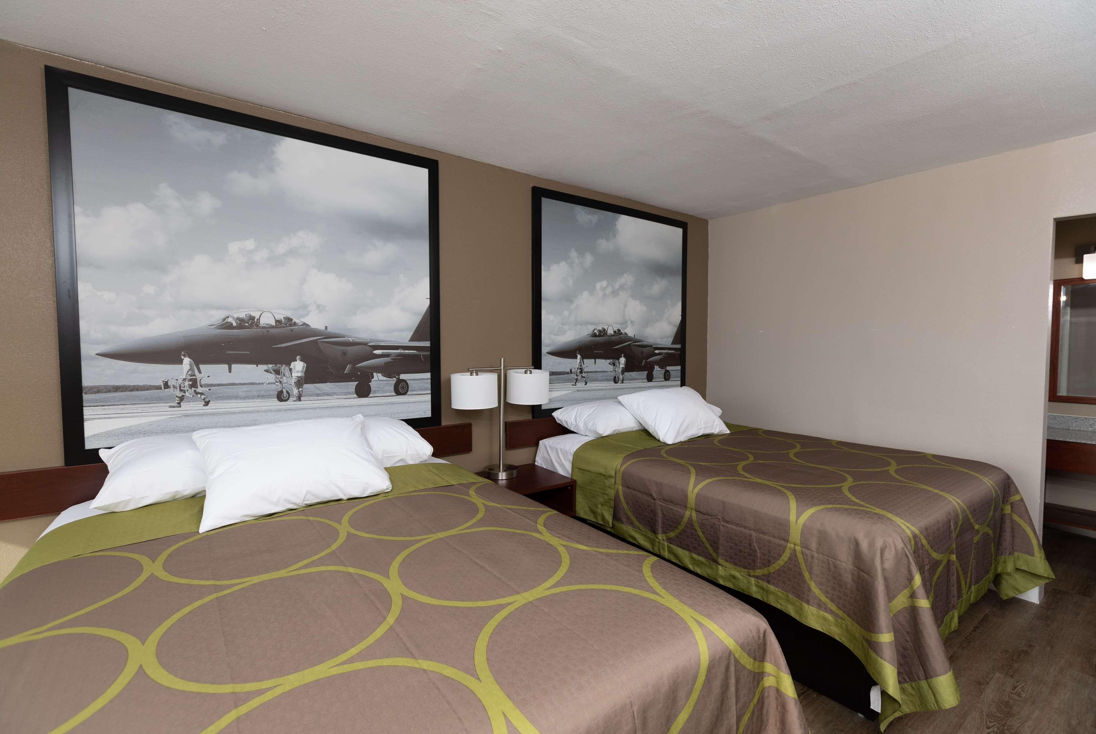 Super 8 By Wyndham Goldsboro Motel Bagian luar foto