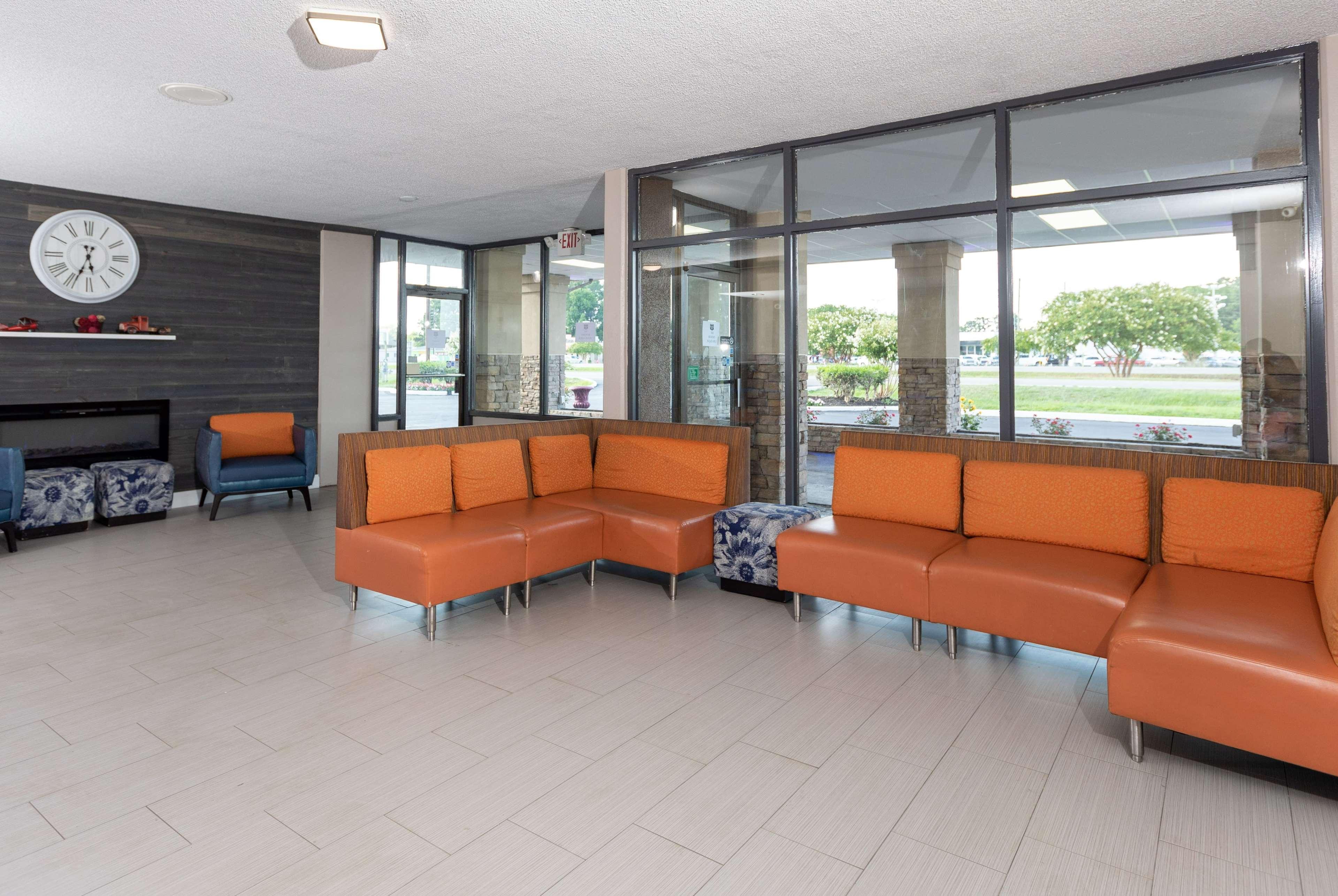 Super 8 By Wyndham Goldsboro Motel Bagian luar foto