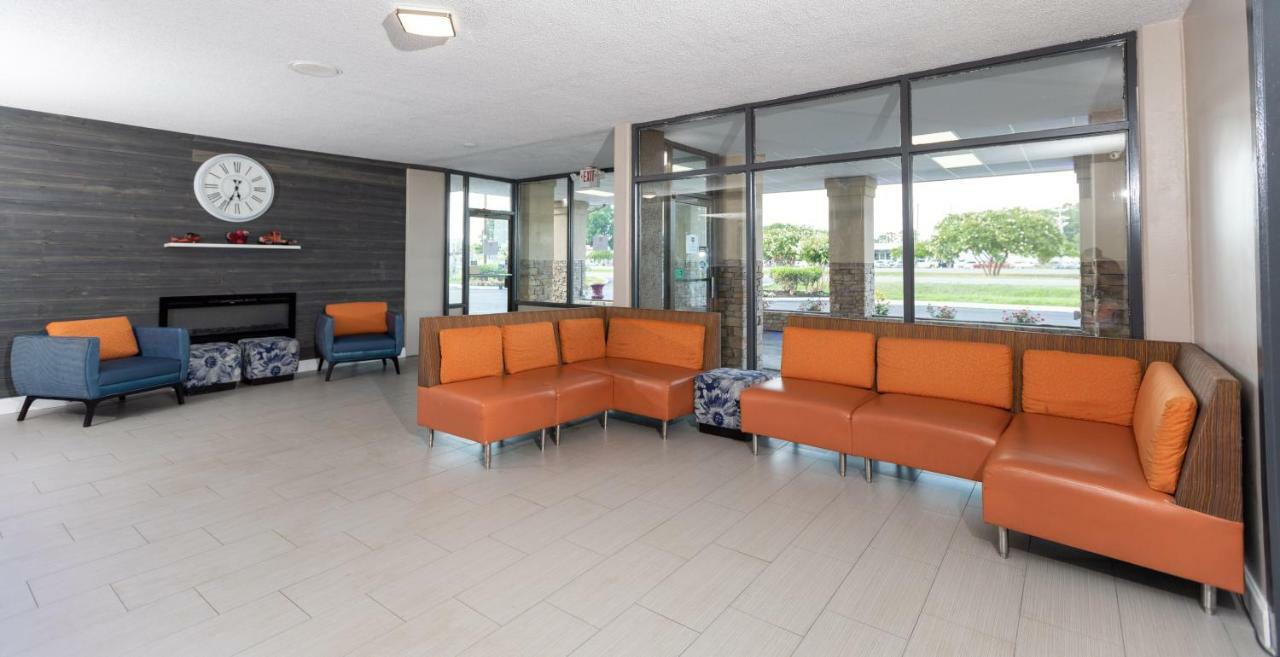 Super 8 By Wyndham Goldsboro Motel Bagian luar foto