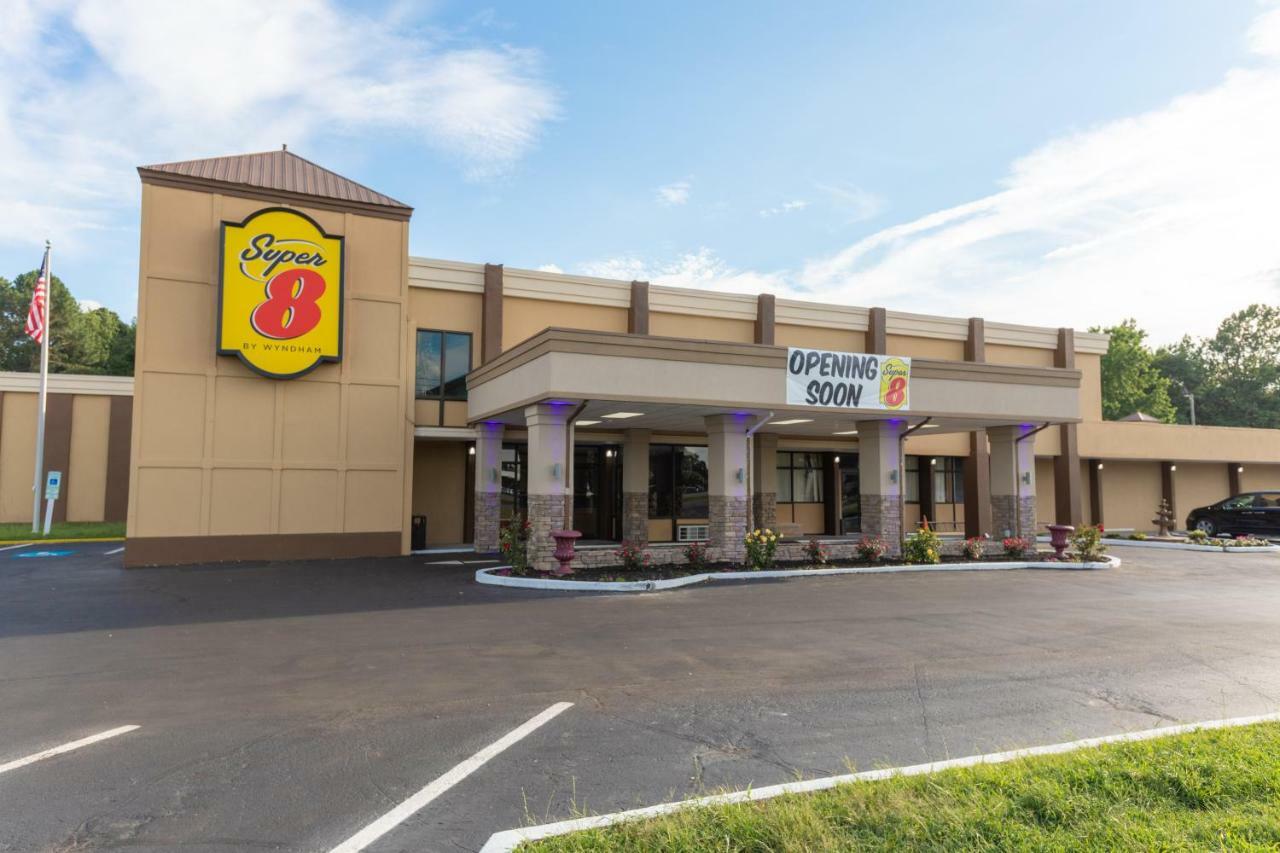 Super 8 By Wyndham Goldsboro Motel Bagian luar foto